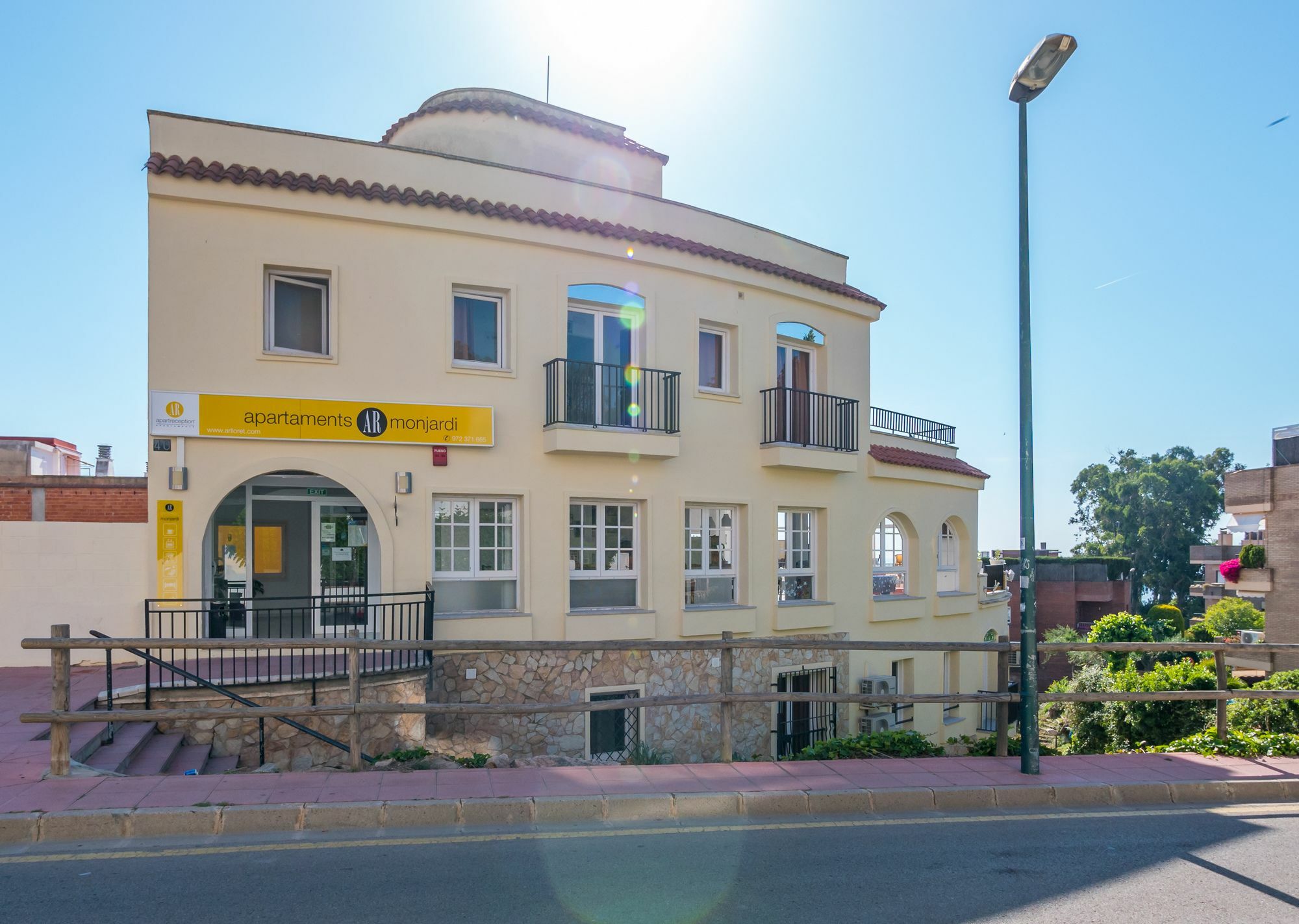 Apartaments Ar Enjoy Monjardi Льорет-де-Мар Екстер'єр фото